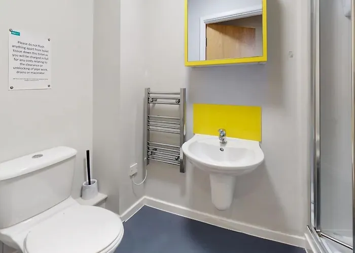 Flat In Queens Road * Bristol