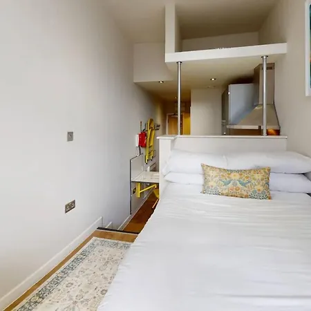 Apartment Flat In Queens Road