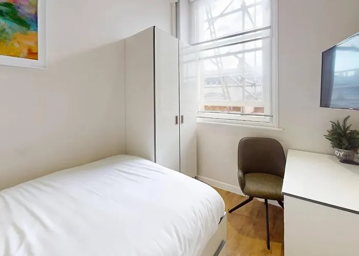 Flat In Queens Road * Бристоль